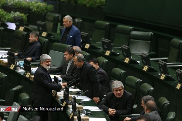 چند سکانس تصویری از علی مطهری در روز حذف از هیات رئیسه مجلس