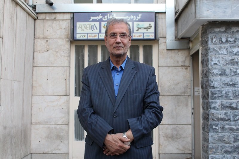 بازگشت ربیعی به دولت روحانی/تریبون سخنگویی در دست مردی از جنس رسانه