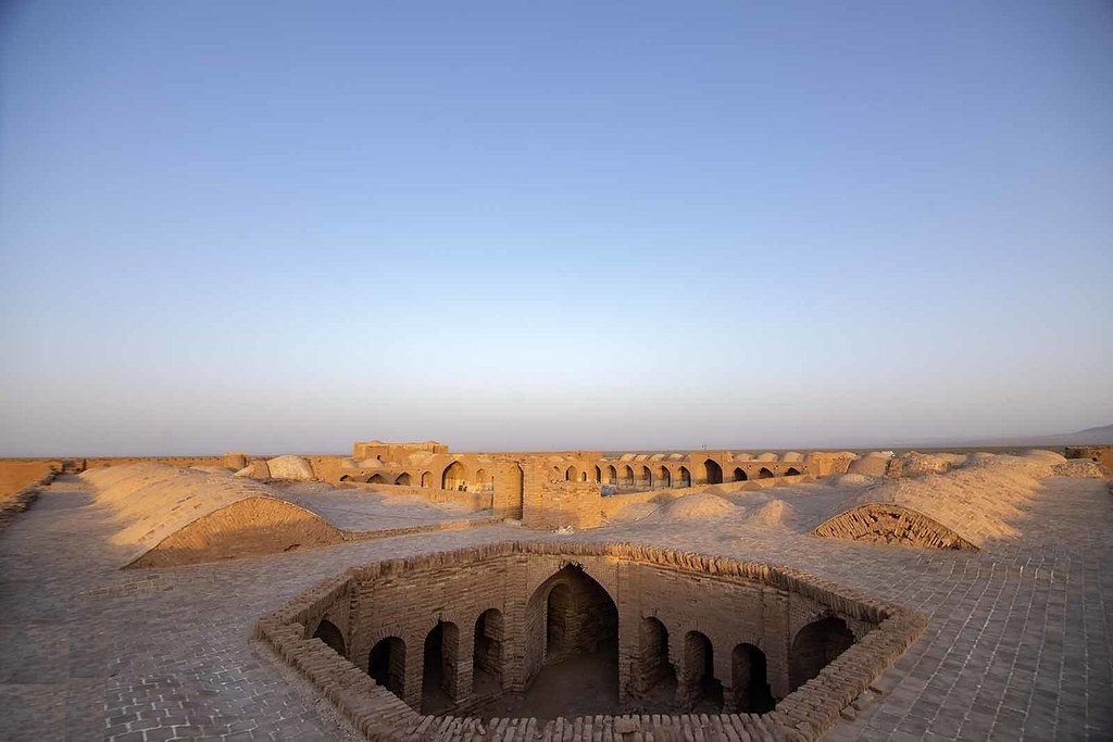 مادر کارونسرا‌های ایران کجاست؟