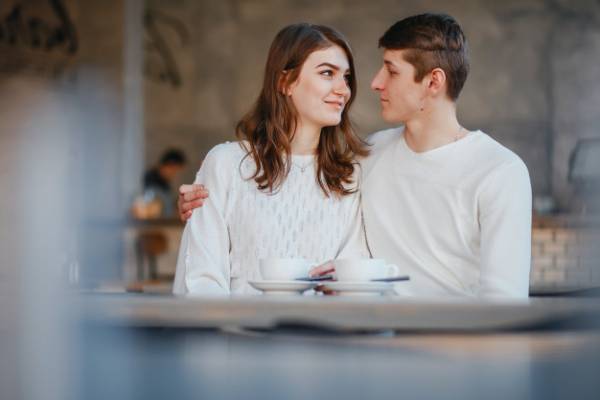 زبان چشم مردان عاشق زبان چشم عاشق