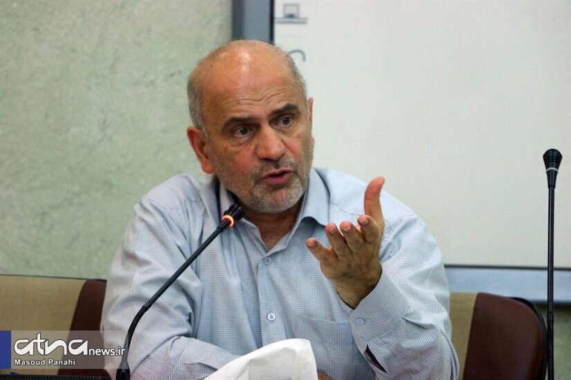 فرشاد مومنی