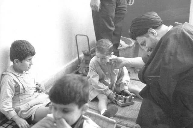 فیروزان: امام موسی صدر زنده است/آیت‌الله منتظری مانع پیگیری شد