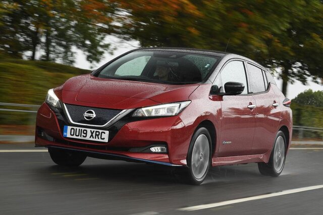 نیسان لیف در برابر ام‌جی زد اس