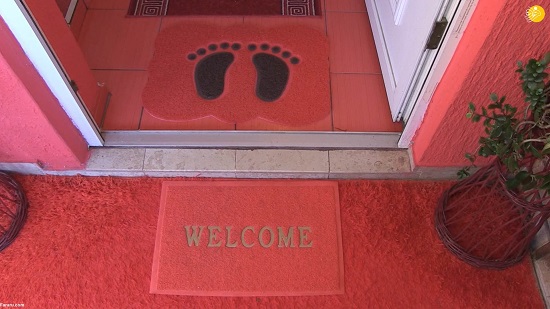 وسواس شدید یک زن به رنگ قرمز