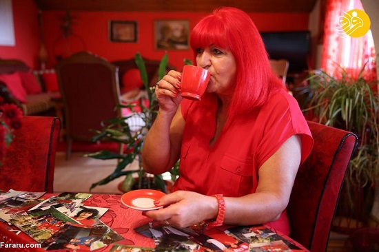 وسواس شدید یک زن به رنگ قرمز