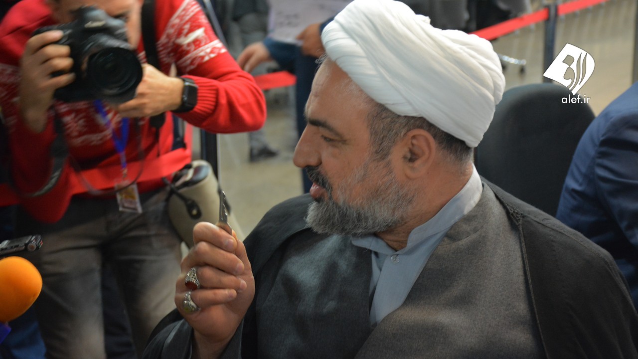 چهارمین روز شلوغ ثبت‌نام داوطلبان انتخابات مجلس یازدهم/ چهره‌هایی که برای ثبت‌نام آمدند/ تمام حاشیه‌ها و تصاویر