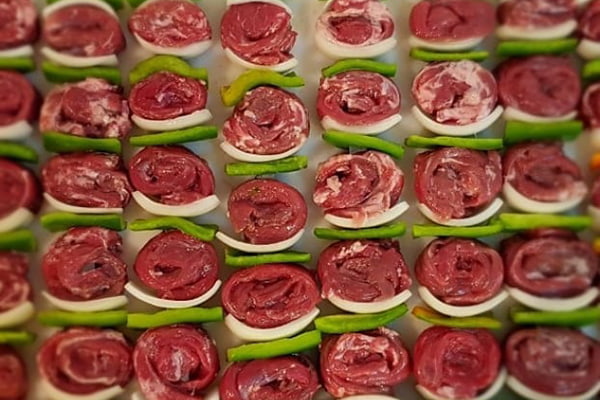 کباب بلغاری در سیخ