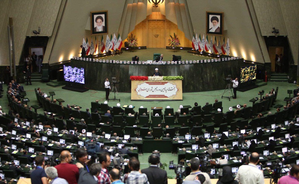 رهبر معظم انقلاب کدام نمایندگان را شایسته حضور در مجلس می‌دانند؟