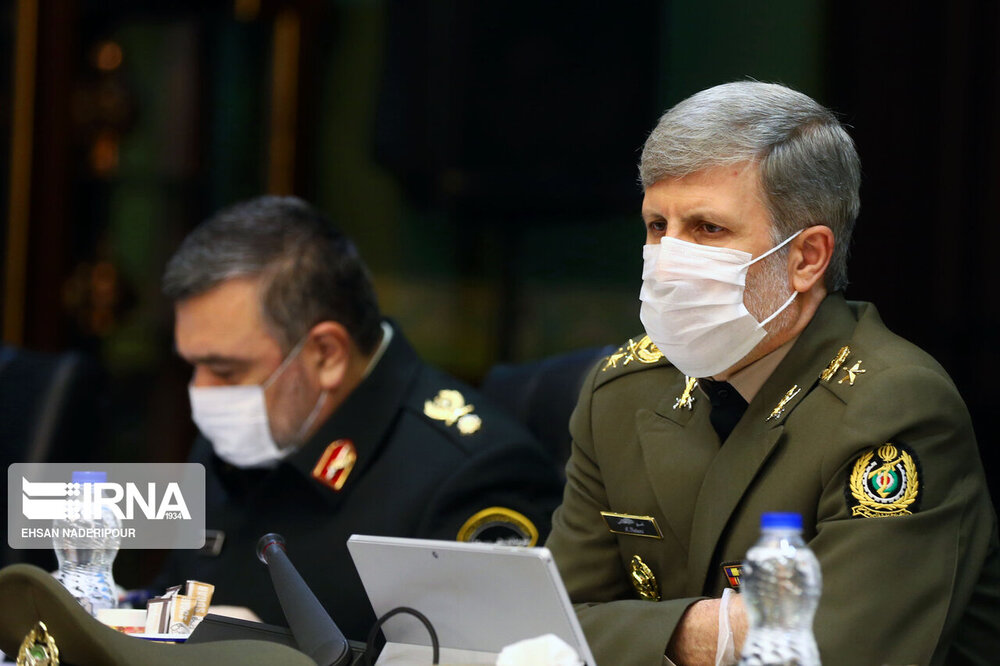 سرلشکر باقری و واعظی با ماسک به جلسه ستاد ملی مبارزه با کرونا آمدند /روحانی در جایگاه ریاست +عکس