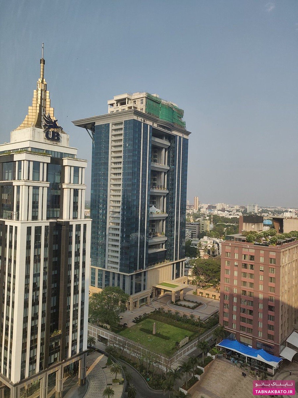 ساخت خانه شبیه کاخ سفید روی پشت‌بام