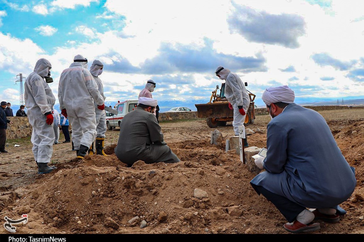 تدفین جانباختگان کرونایی در شهرستان اهر + تصاویر