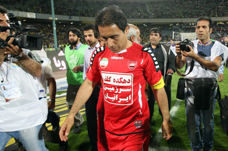 سالروز اشک صدهزار نفری قرمزها پا به پای مهدوی‌کیا/ عکس