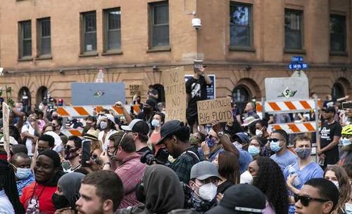 تشییع جنازه "جورج فلوید" + عکس