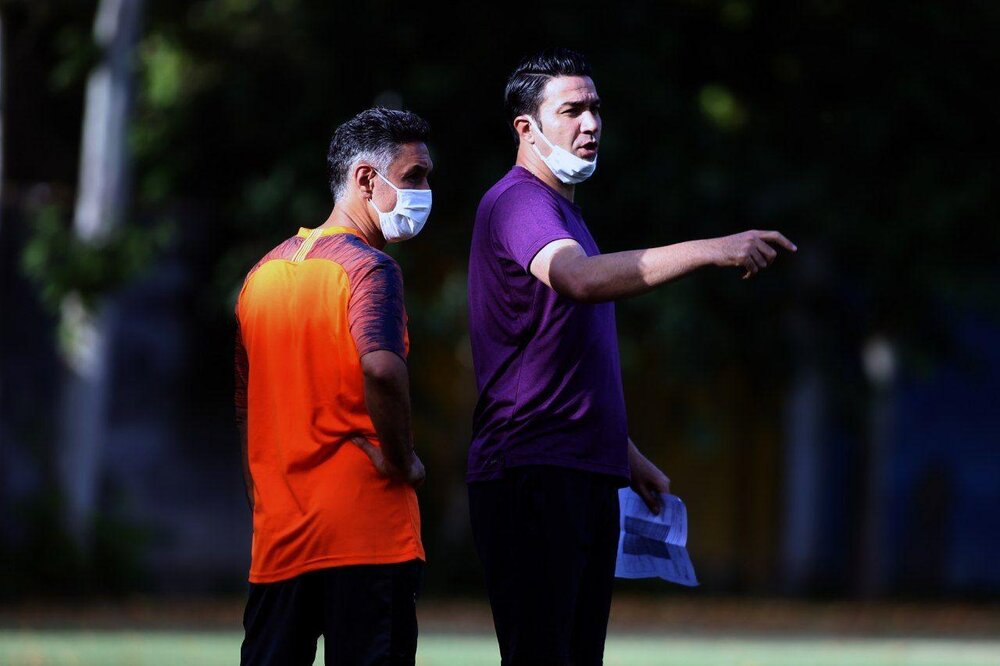 نیمکت استقلال محله برو و بیا