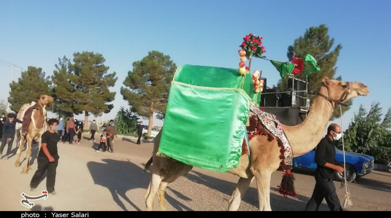 برپایی یک آئین حسینی با رعایت پروتکل‌های بهداشتی / عکس