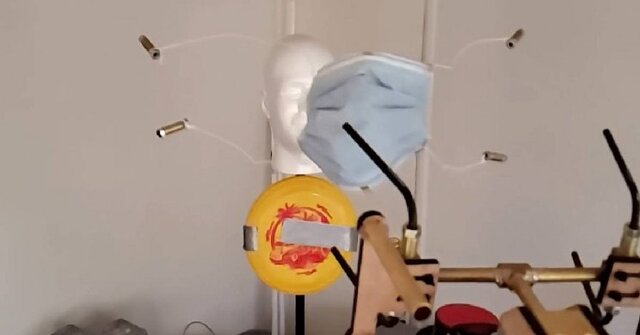 اسلحه‌ای که ماسک شلیک می‌کند!