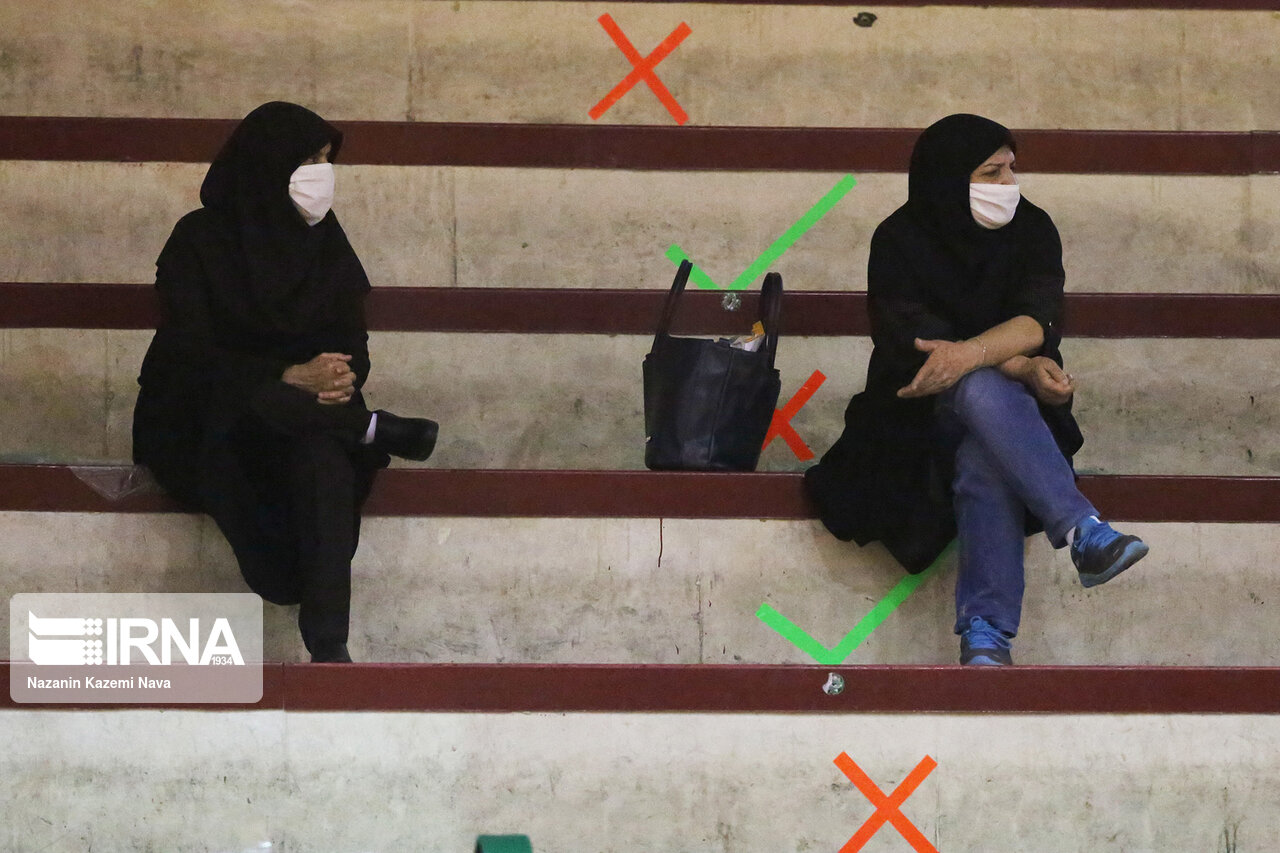 تصاویر: دیدار تیم های هندبال پرسپولیس بهبهان و کربنات فیروزآباد