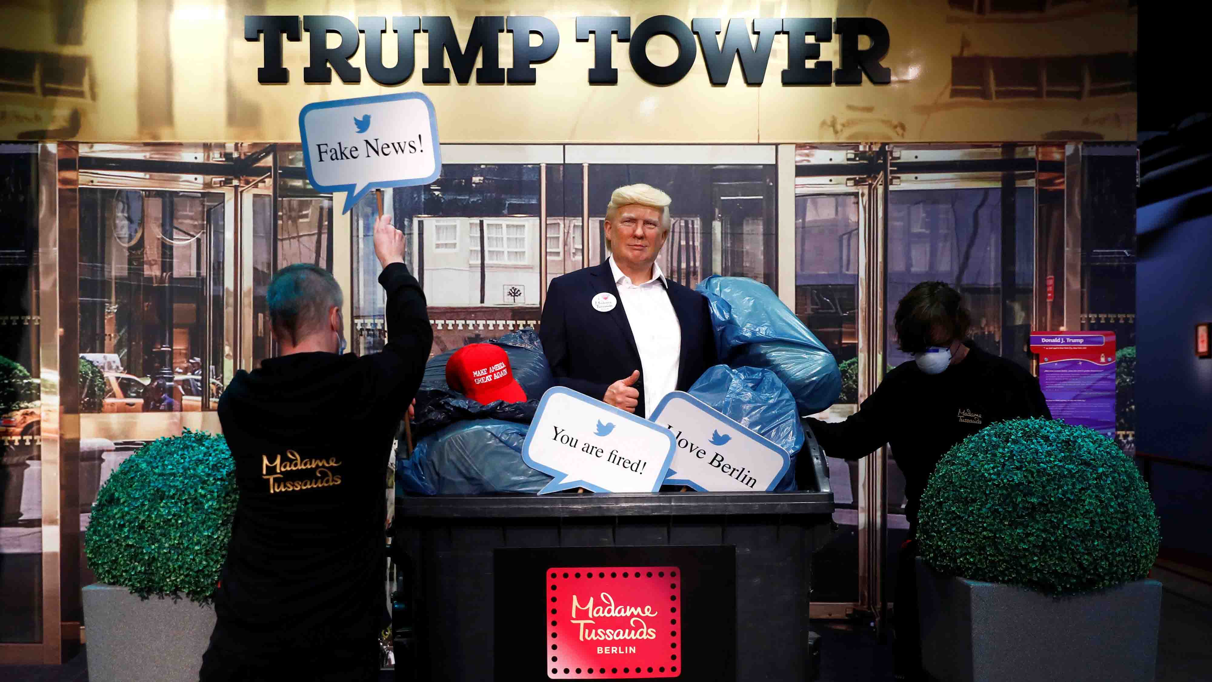 موزه‌ای در برلین که مجسمه ترامپ را راهی سطل زباله کرد