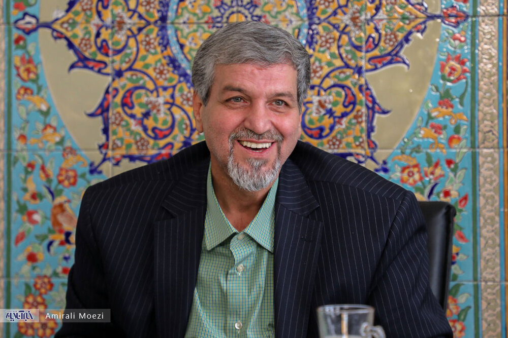 تَکرار خاتمی هنوز اثر دارد/ ظریف کاندیدا نمی شود/ احمدی‌نژاد باید درس پس بدهد