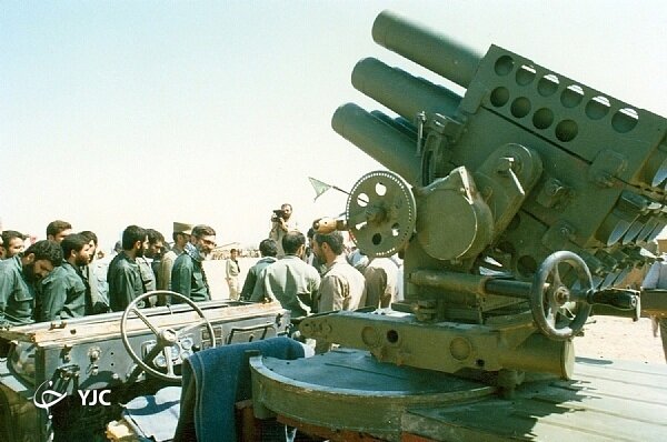 رهبر انقلاب در لباس نظامی/ عکس