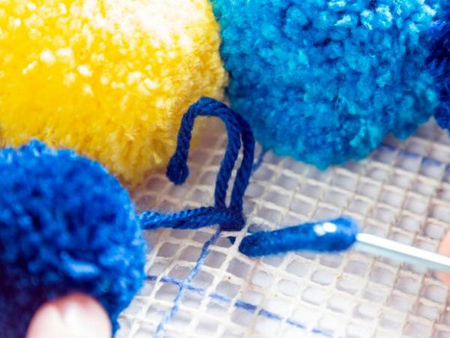 ساخت پادری با کاموا,آموزش تصویری ساخت پادری منگوله ای