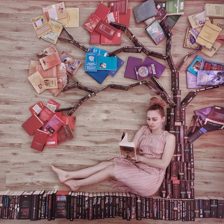 تصاویر خلاقانه دختری که علاقه خود به کتاب را با هنر درآمیخته