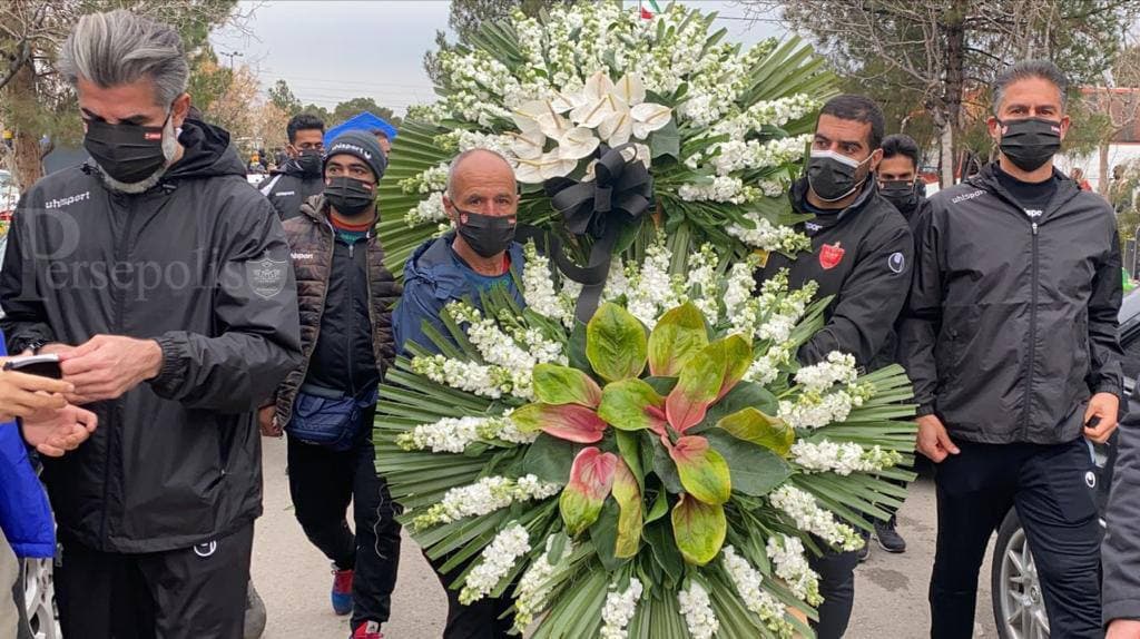 اشک یحیی و پرسپولیسی‌ها بر مزار میناوند و انصاریان/عکس