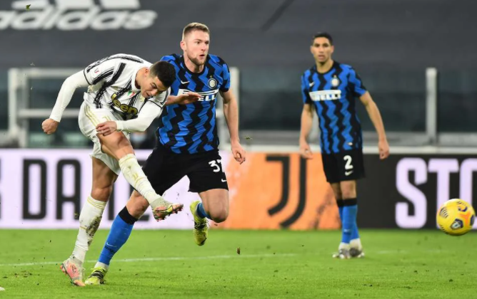 شبی که کریس رونالدو، لیونل مسی شد!/عکس 