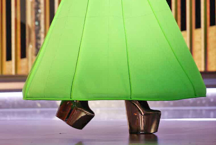 عجیب‌ترین پوشش در مراسم گلدن گلوب ۲۰۲۱/ عکس