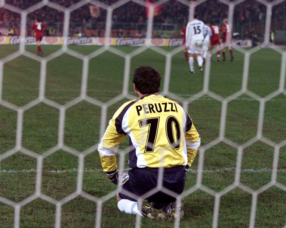 عجیب‌ترین شماره پیراهن‌های بازیکنان فوتبال