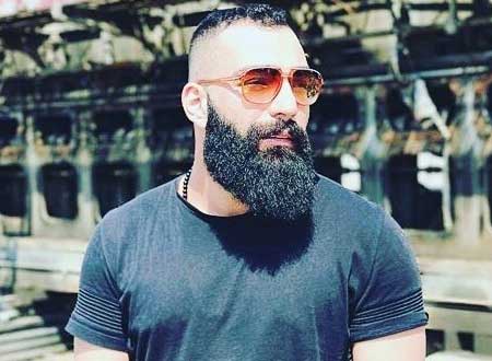 آخرین دفاع خواننده رپ