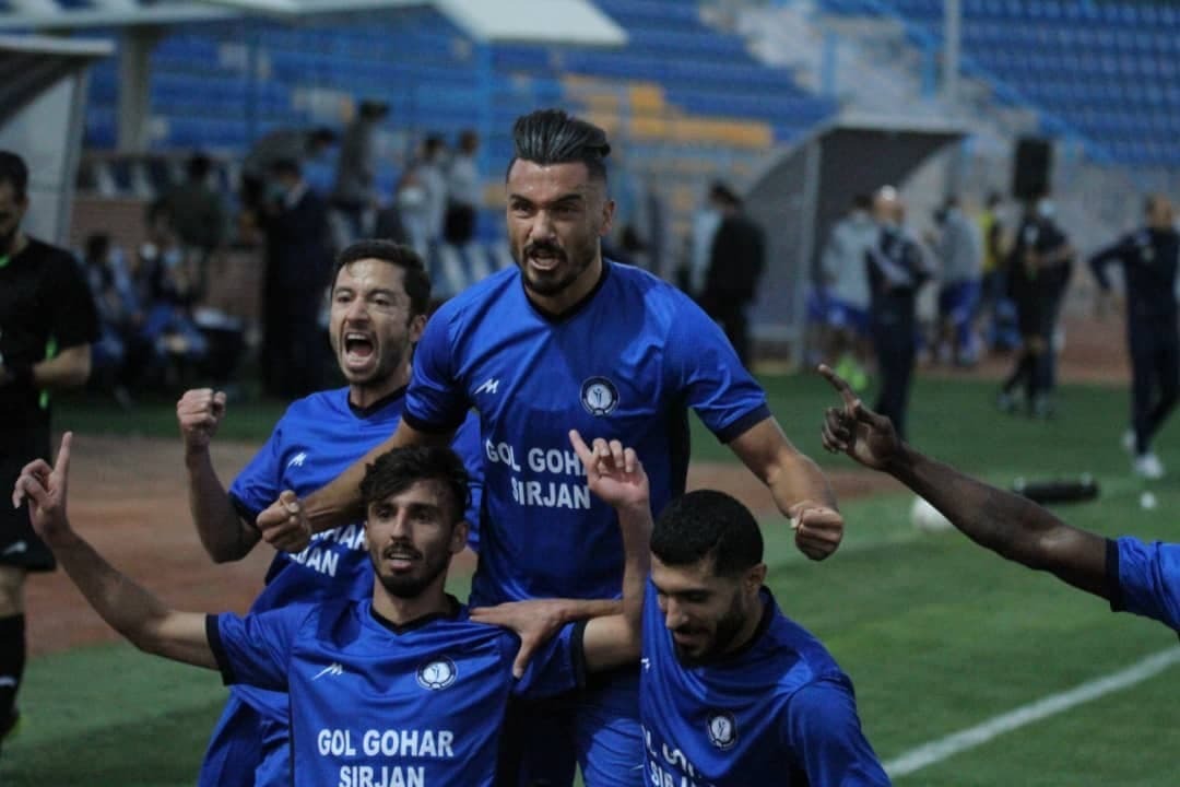 فرهاد مجیدی به دنبال دومین پیروزی و تثبیت جایگاه خود در استقلال/ قلعه نویی و امید به قهرمانی