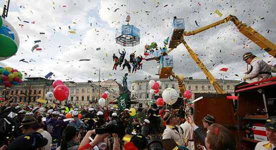 زیباترین جشن‌های بهاره در سراسر جهان از دریچه دوربین