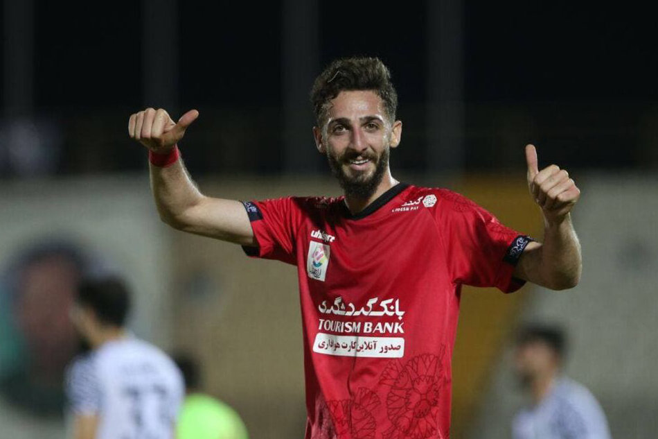 کیت عجیب گلزن پرسپولیس در بوشهر/عکس