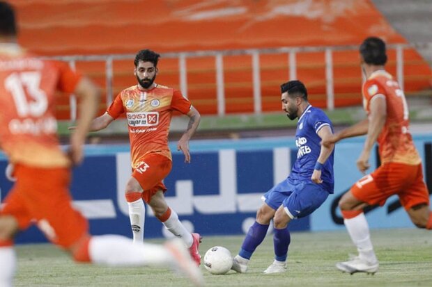 استقلال با شکست سایپا به استقبال پرسپولیس رفت/ تعویض طلایی فرهاد