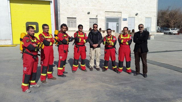 رقابت آتش‌نشانان در تلویزیون/حادثه‌دیده پلاسکو در بین شرکت‌کنندگان