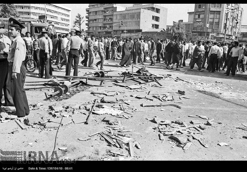 سالروز جنایت منافقین در میدان انقلاب/ عکس