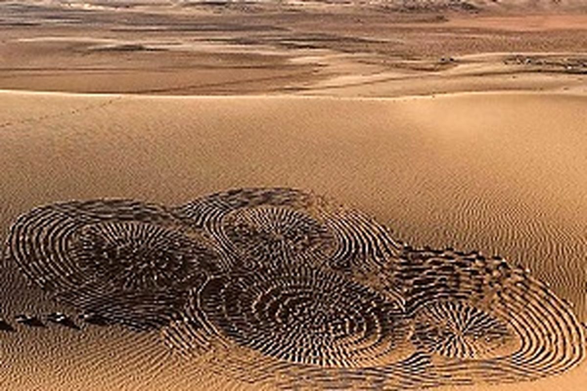 تجربه یلدای کویری در مثلث برمودای ایران/ عکس