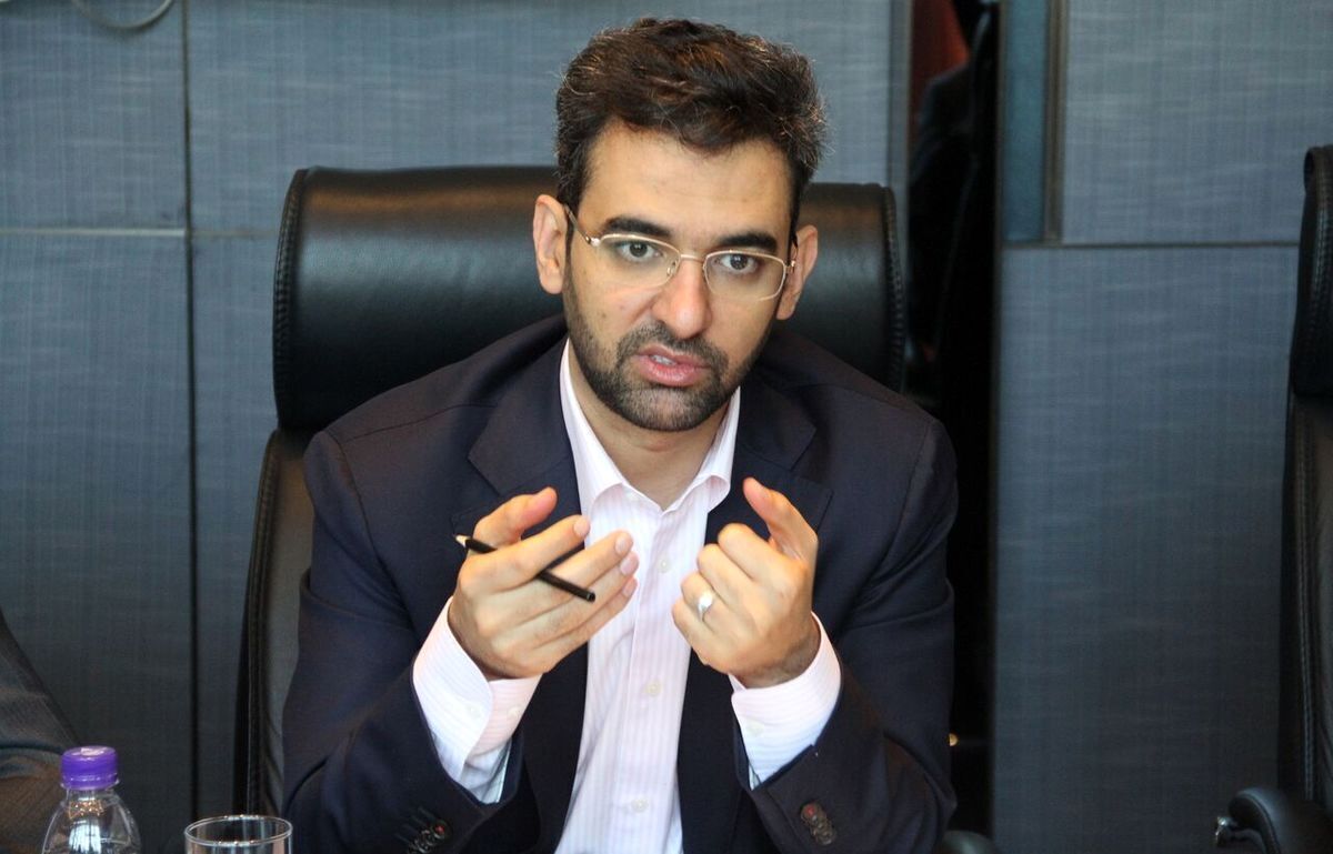 پاسخ کنایه‌آمیز آذری جهرمی به رئیسی