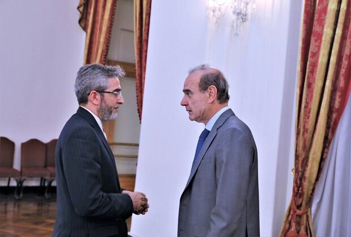 سنگ‌ کاغذ قیچی علی باقری با انریکه مورا!