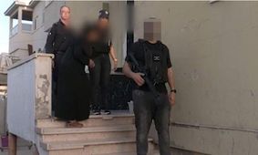 اسرائیل خواهر اسماعیل هنیه را آزاد کرد ودر حصر خانگی قرار داد