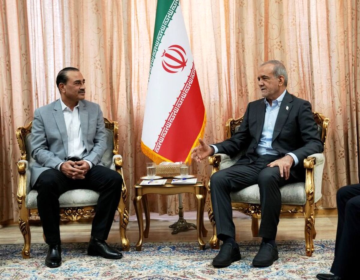 فرمانده ارتش پاکستان با پزشکیان دیدار کرد

