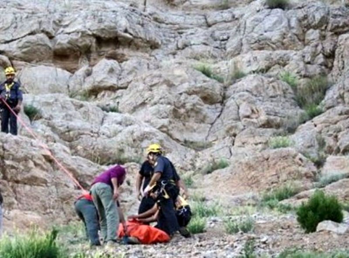 مرگ تلخ جوان روانسری در لحظه چیدن گیاهان دارویی