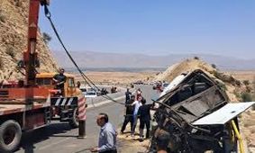 علت واژگونی اتوبوس در محور فیروزآباد- کوار مشخص شد