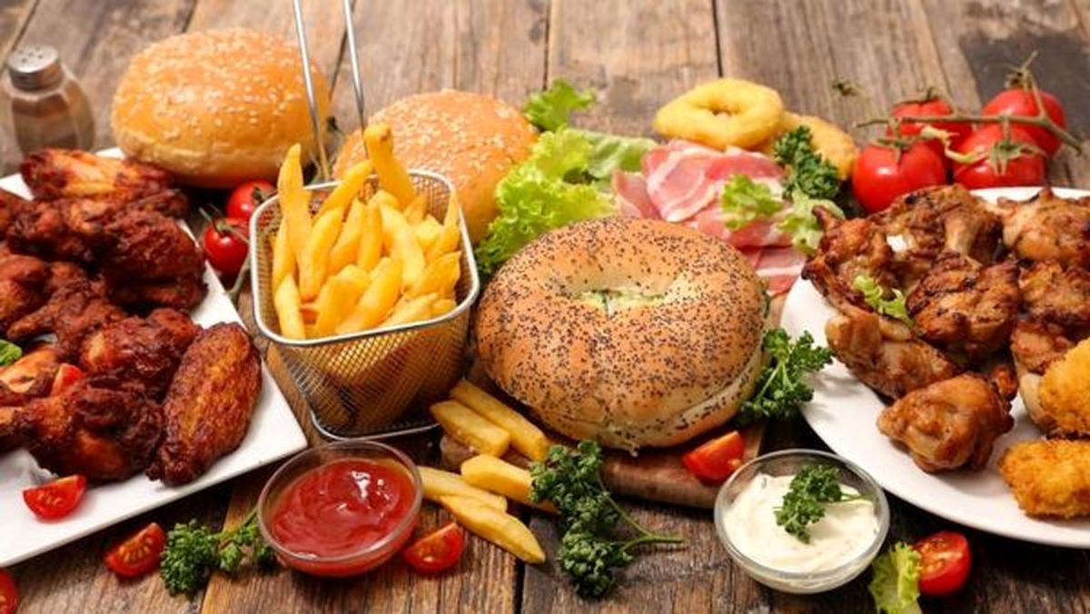 قیمت باورنکردنی فست فود ۱۰سال قبل / پیتزا در خارج ارزان‌تر است