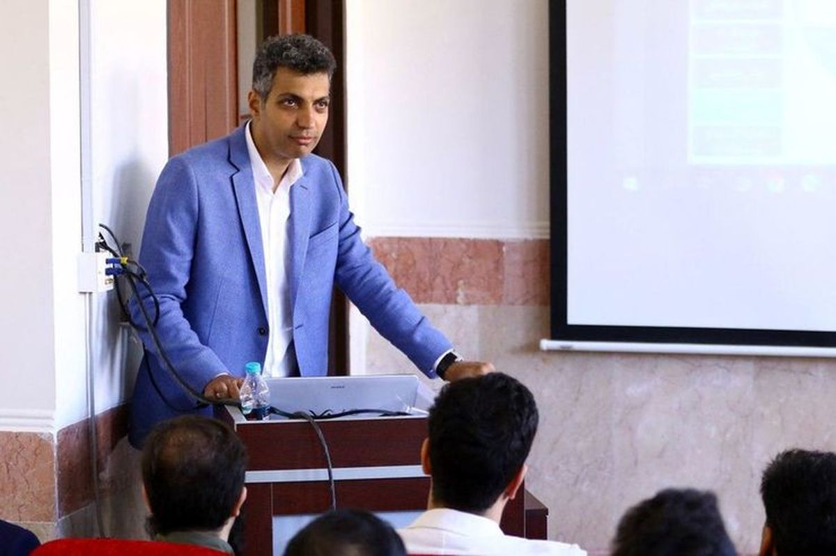 واکنش عادل فردوسی پور، استاد دانشگاه شریف به حوادث دیشب این دانشگاه/ امیدوارم هر چه سریع‌تر دانشجویان بازداشت‌شده آزاد شوند