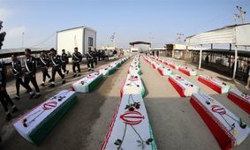 ورود پیکر مطهر ۷۱ شهید به خاک ایران


