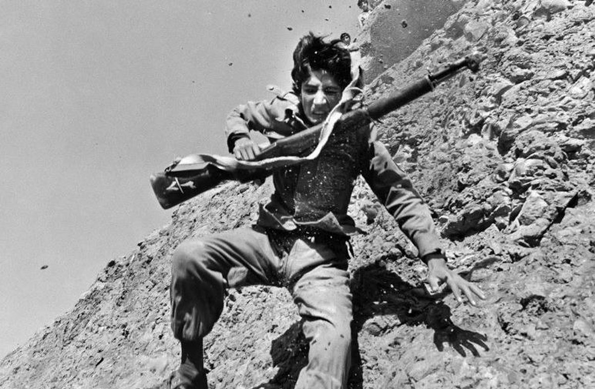 معروف‎‌ترین عکس عاشقانه دنیا که جعلی بود