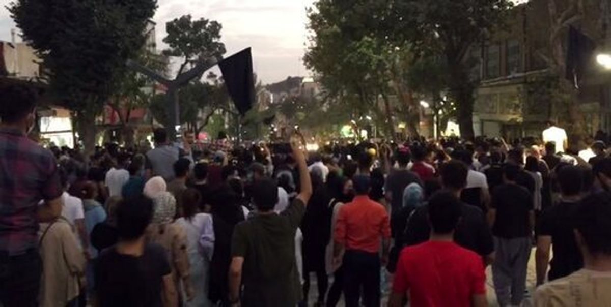 دست رئیس‌جمهور و وزیر کشور است که اجازه آزادی اجتماعات بدهند و تعیین جا کنند