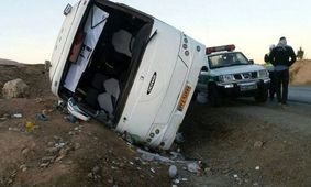 واژگونی اتوبوس در زنجان حادثه آفرید